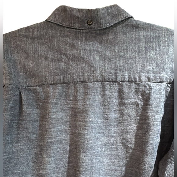 2 Men's CLASSIC OXFORD SHIRTS Hurley & GAP, Denim Blue and Coral. Both size L - Picture 6 of 15